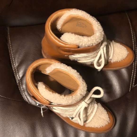 💕Coach Monroe Shearling Booties 💕 - Picture 3 of 8